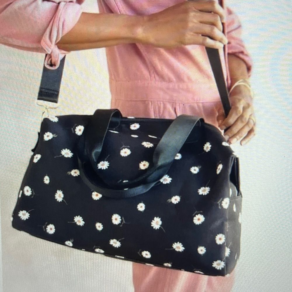 New! Alice + Olivia by Stacey Bendet  Daisy Print‎ Duffel Bag